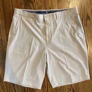 Johnnie-O khaki performance shorts size 38